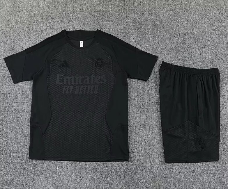 AAA Quality Real Madrid 26/27 Black Training Kit